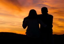 पसन्द रह लोगके सामने अपन भावना कईसे राखम ?